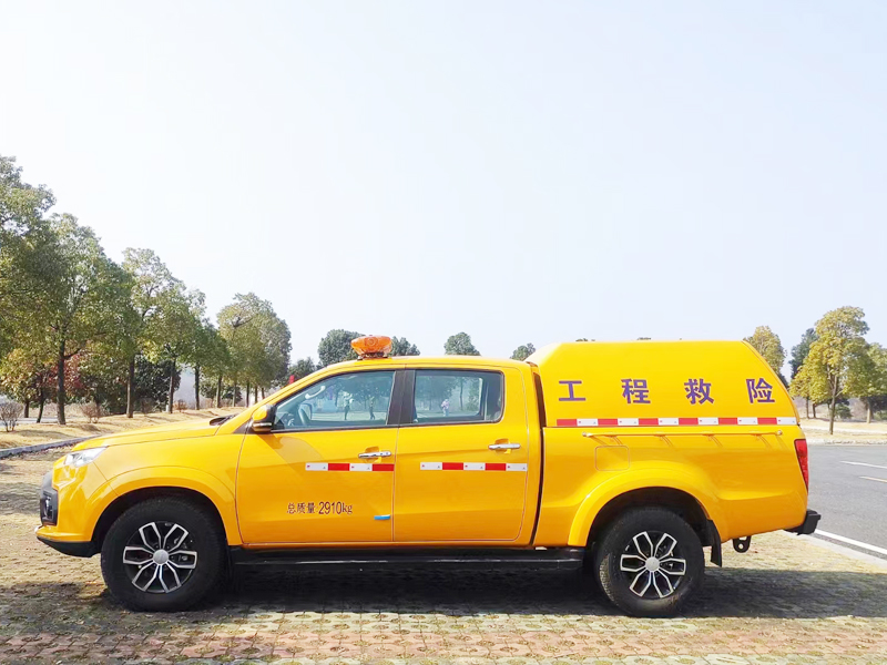 800X600江鈴皮卡救險(xiǎn)車(chē)2.jpg